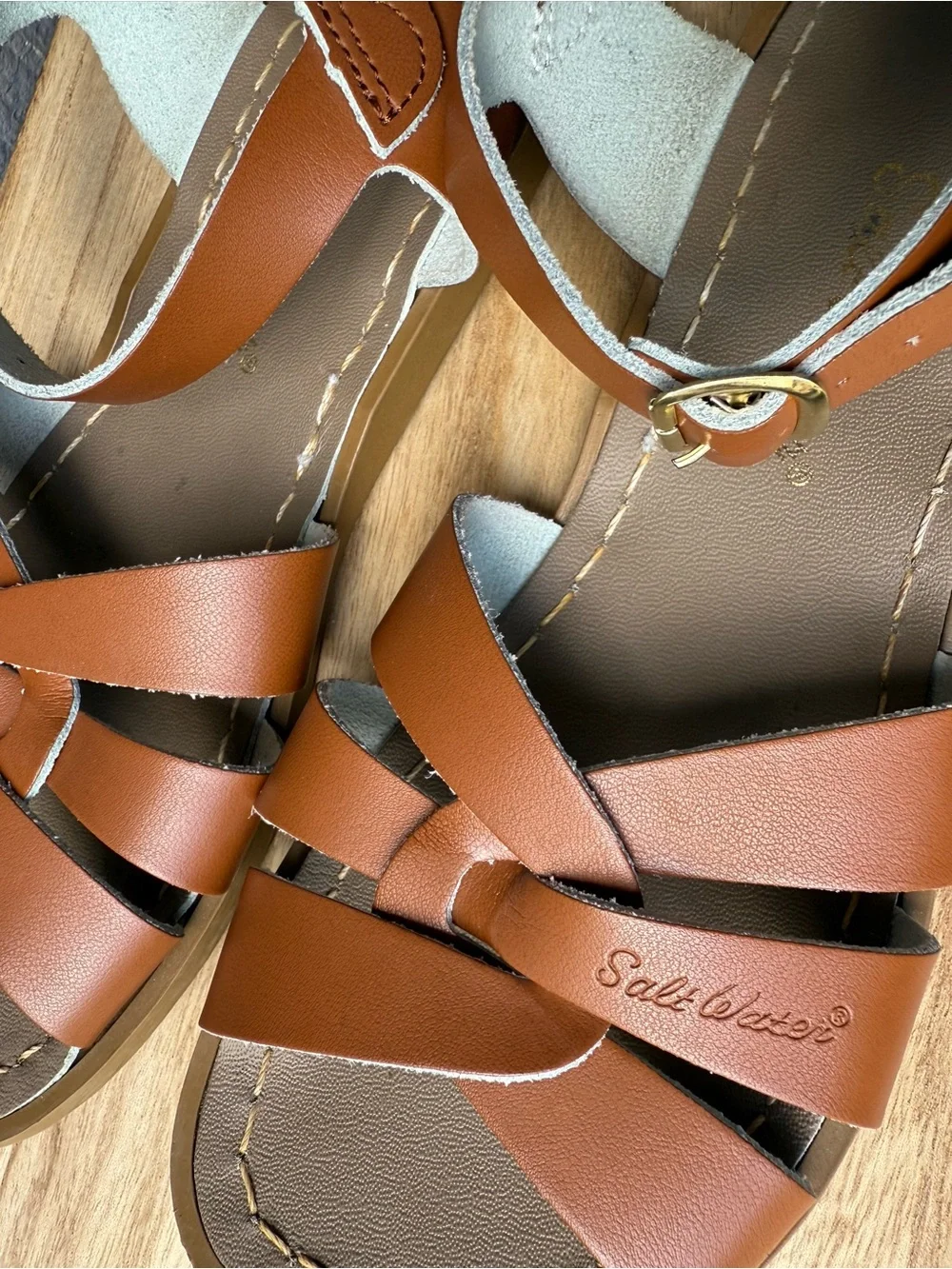 Saltwater Sandals Brown kids size 5